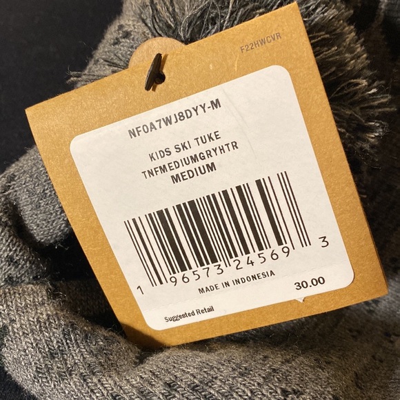The North Face Kids' Ski Tuke color Med Grey Heather NWT pull on w/Pom perfect M - Picture 8 of 8
